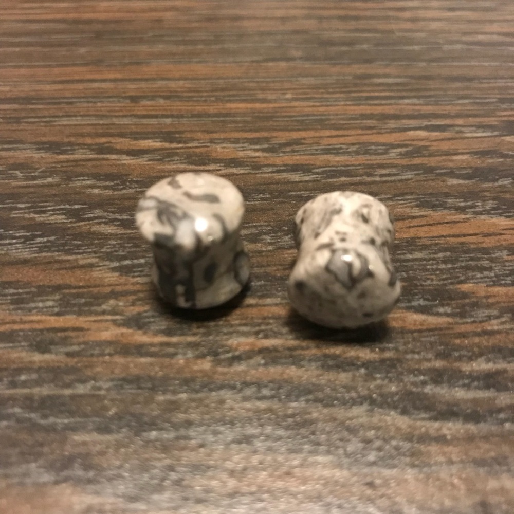 Marbled calico stone plugs